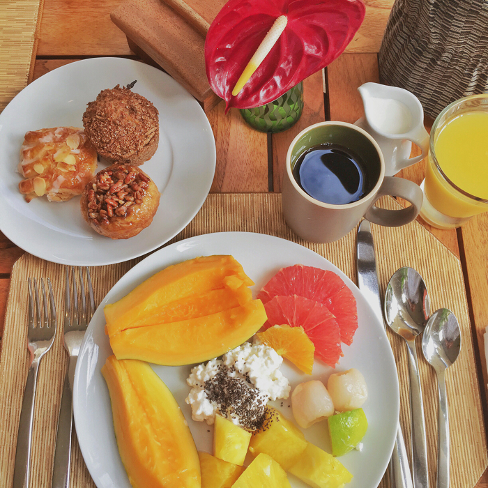 hawaiian breakfast at the four seasons in maui