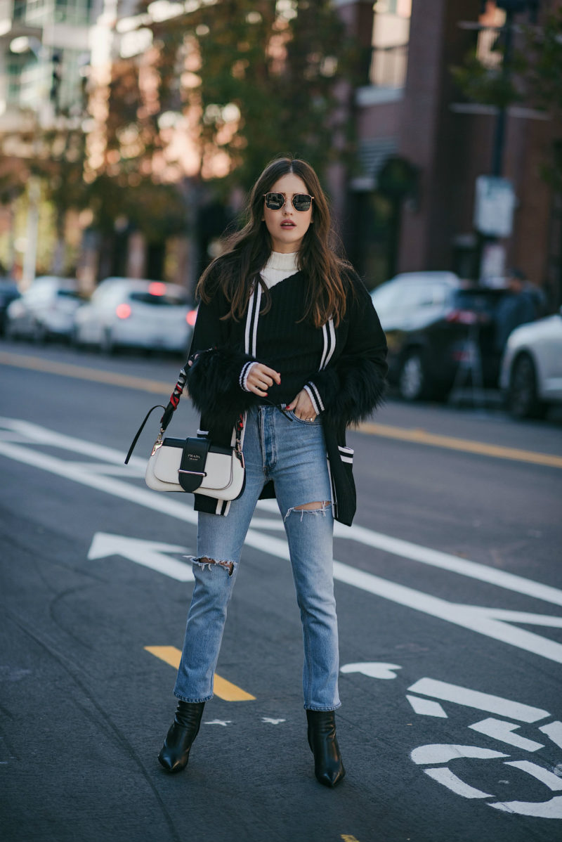 woman wearing best style of jeans